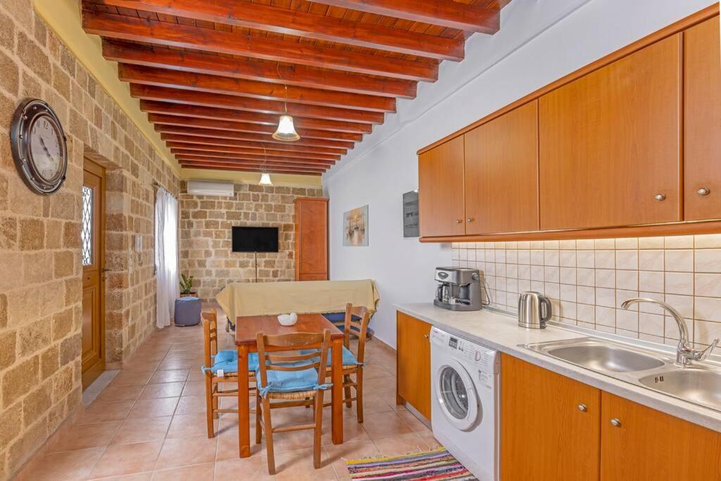Margaritis Luxury Medieval House Rhodes City Exterior photo